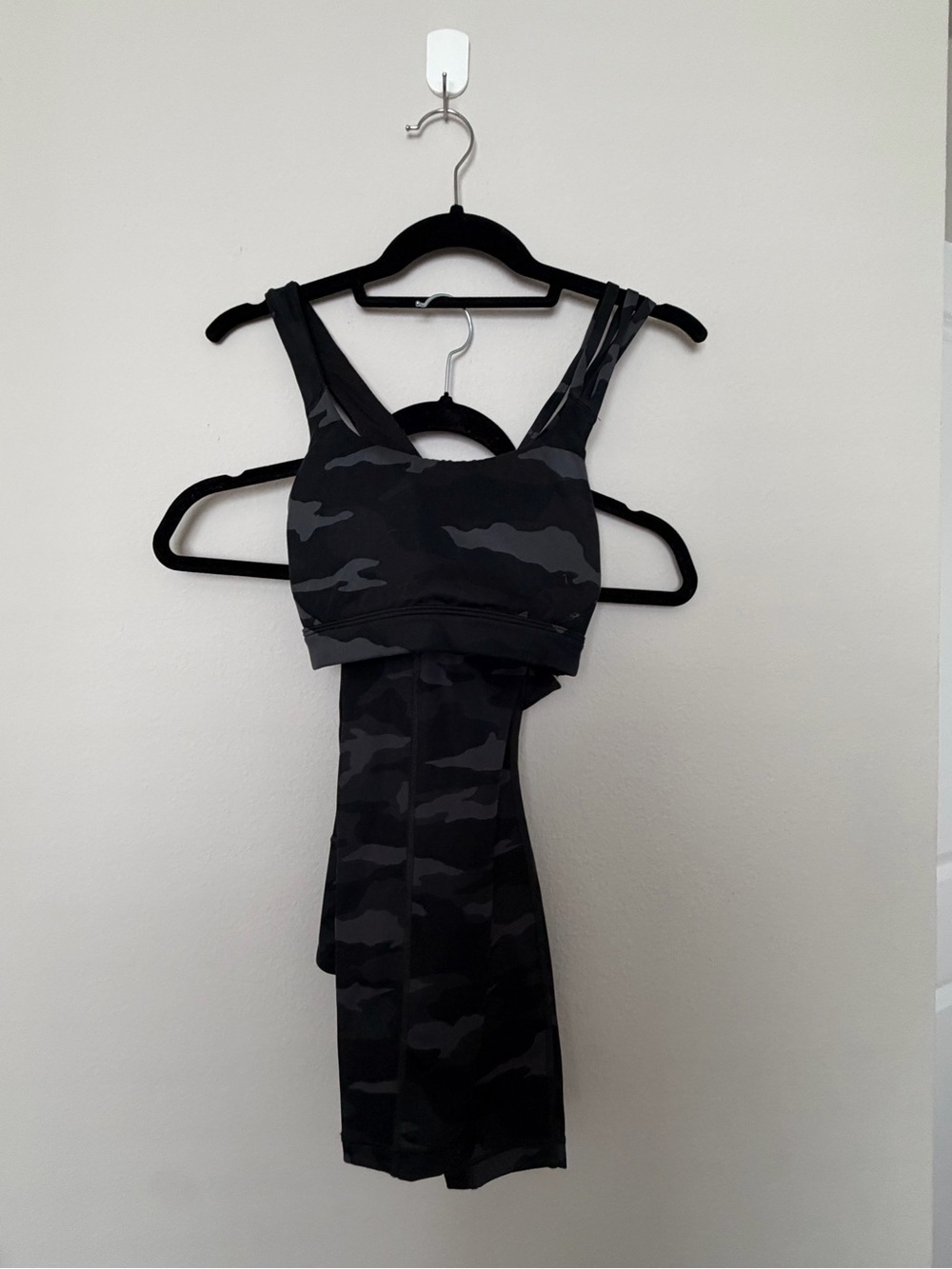 Athleta Black Charcoal Camo Active Bra and Leggings Set